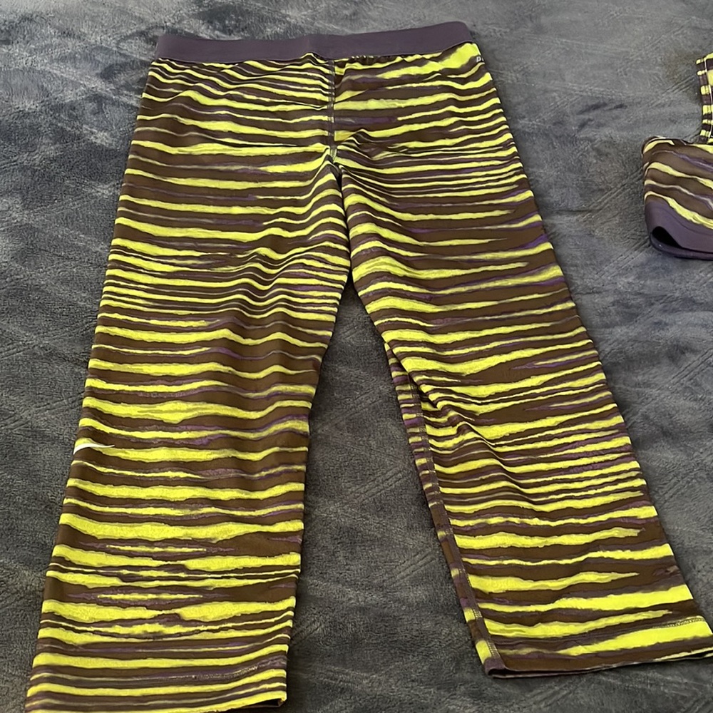 Nike Pro Dri Fit Capri Athletic Set Deep Purple & Volt Size M - Picture 10 of 11